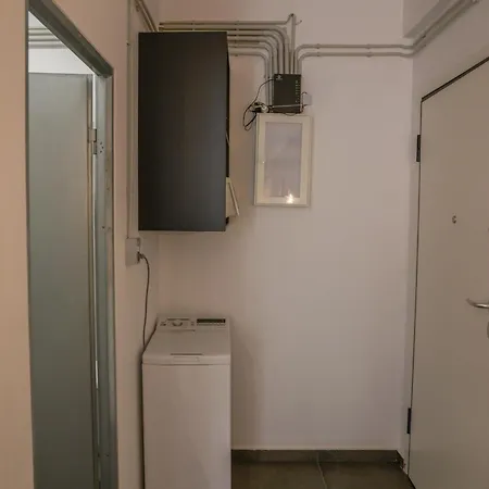 Virginia's Boutique Apartment *